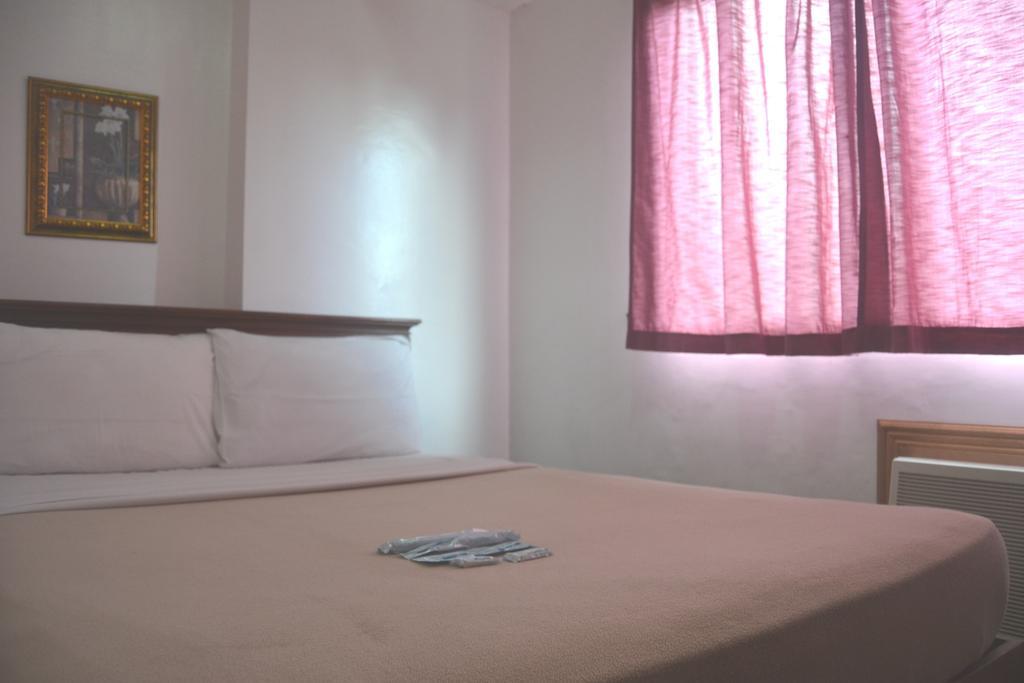 Isabelle Royale Paranaque Paranaque City Екстер'єр фото