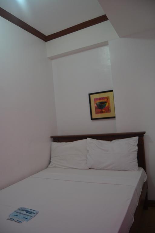 Isabelle Royale Paranaque Paranaque City Екстер'єр фото