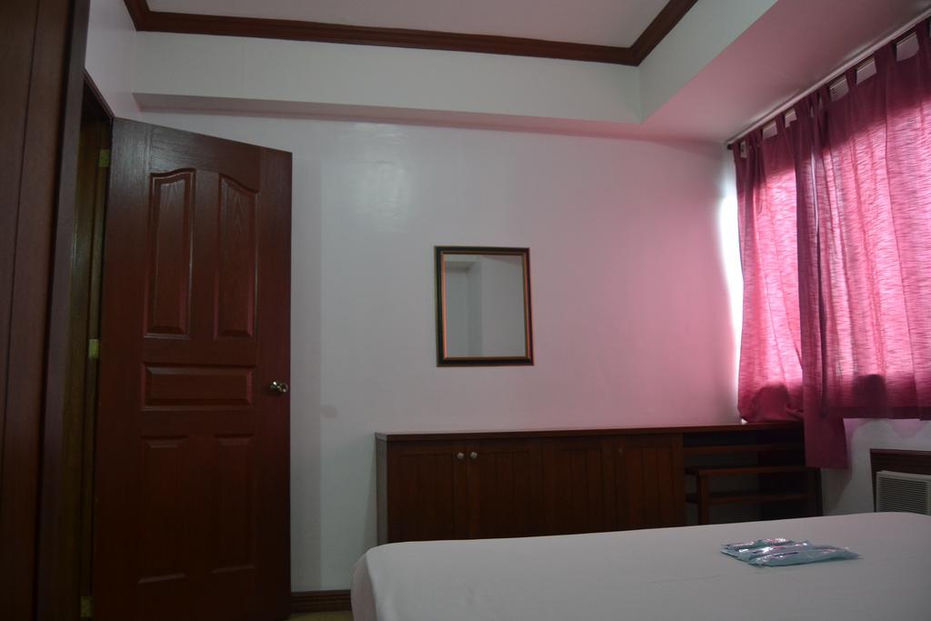 Isabelle Royale Paranaque Paranaque City Екстер'єр фото