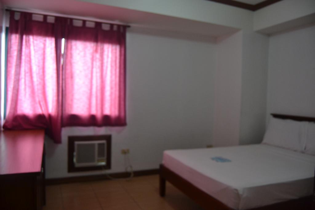 Isabelle Royale Paranaque Paranaque City Екстер'єр фото