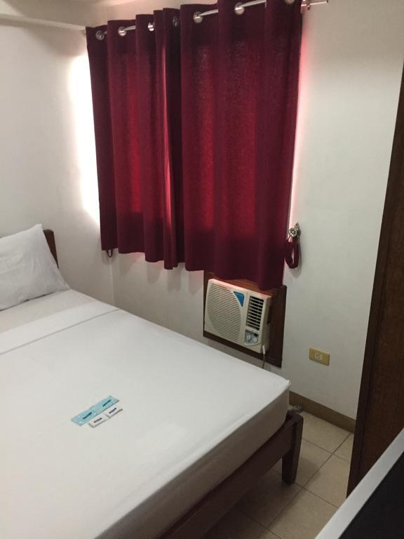 Isabelle Royale Paranaque Paranaque City Екстер'єр фото