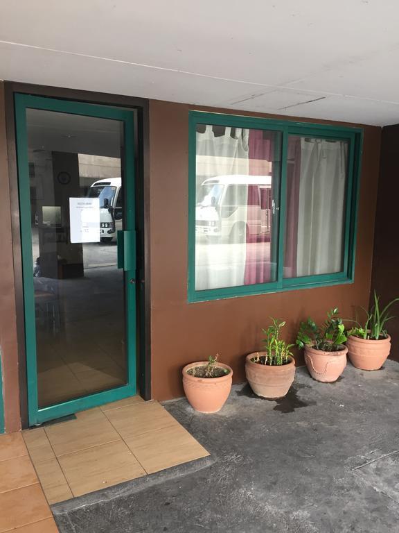 Isabelle Royale Paranaque Paranaque City Екстер'єр фото